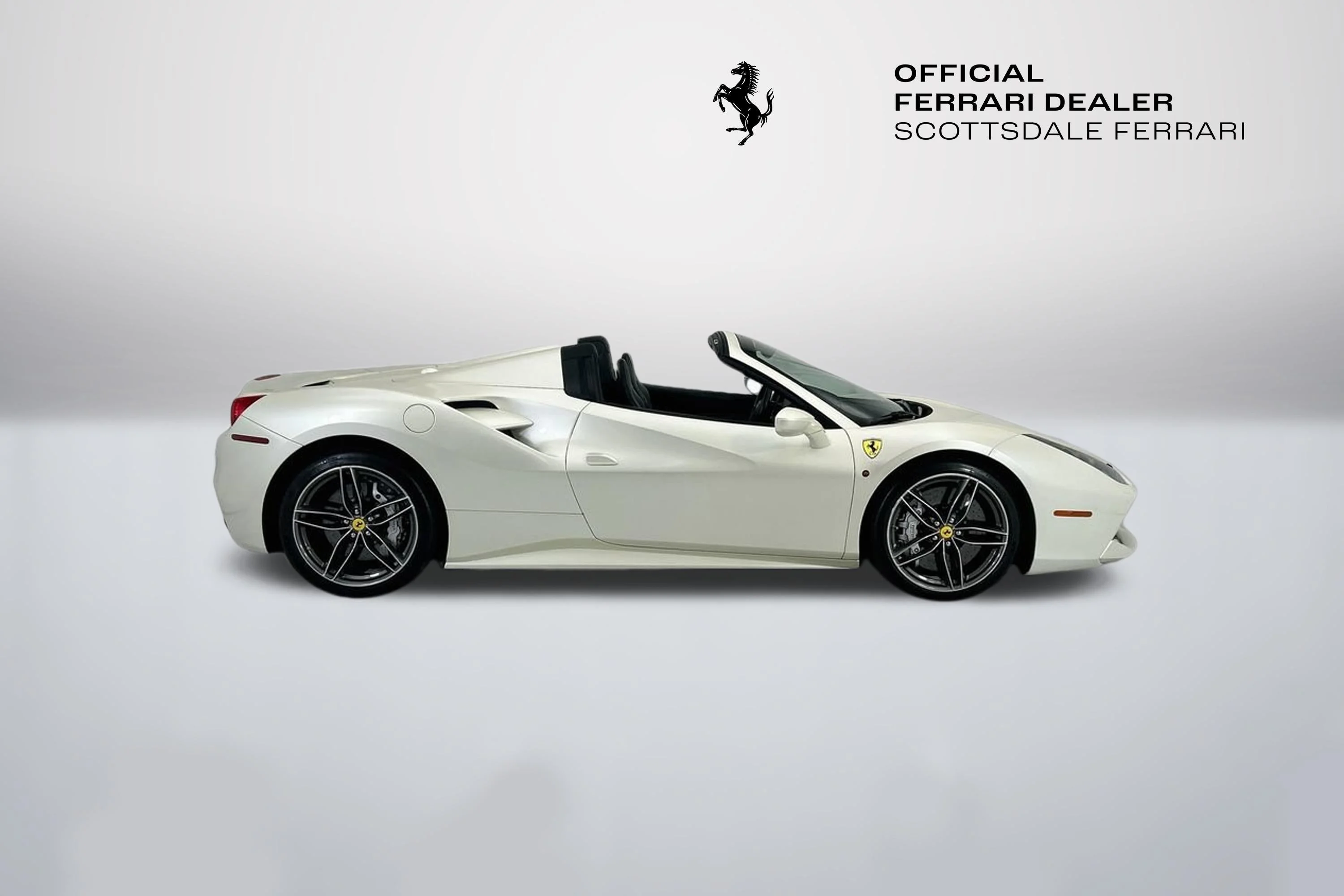 Used 2017 Bianco Fuji Ferrari  image 4