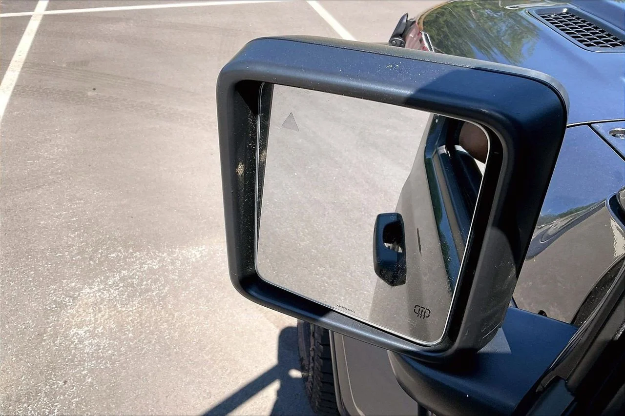 New 2026 Granite Crystal Metallic Clear-Coat Exterior Paint Jeep Rubicon X image 26