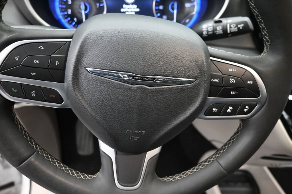 Used 2024 White Chrysler Touring L image 20