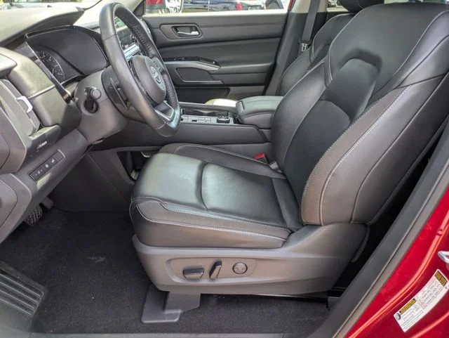 Used 2023 Red Nissan SL image 11