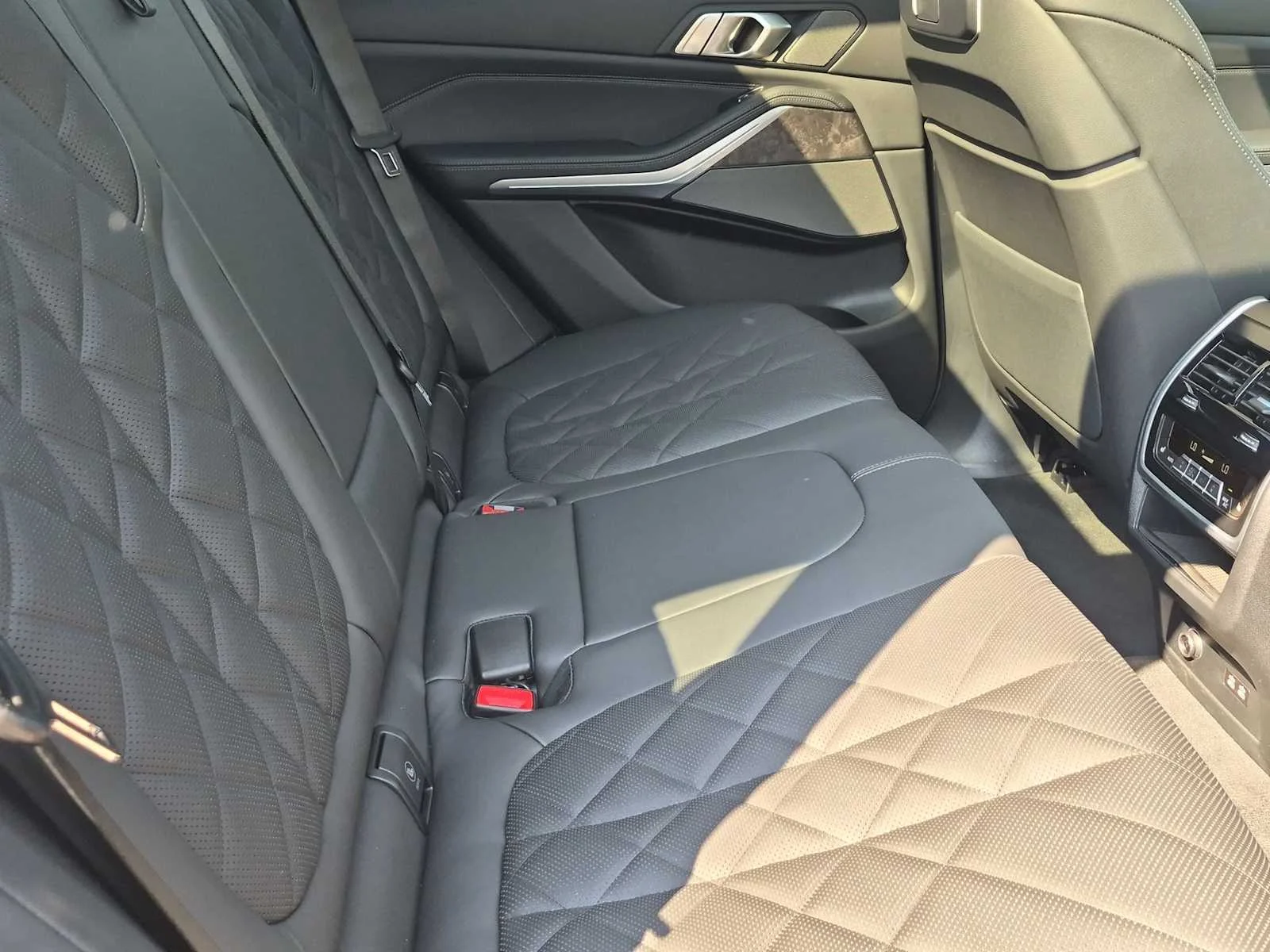 New 2026 Tanzanite Blue II Metallic BMW xDrive40i image 21