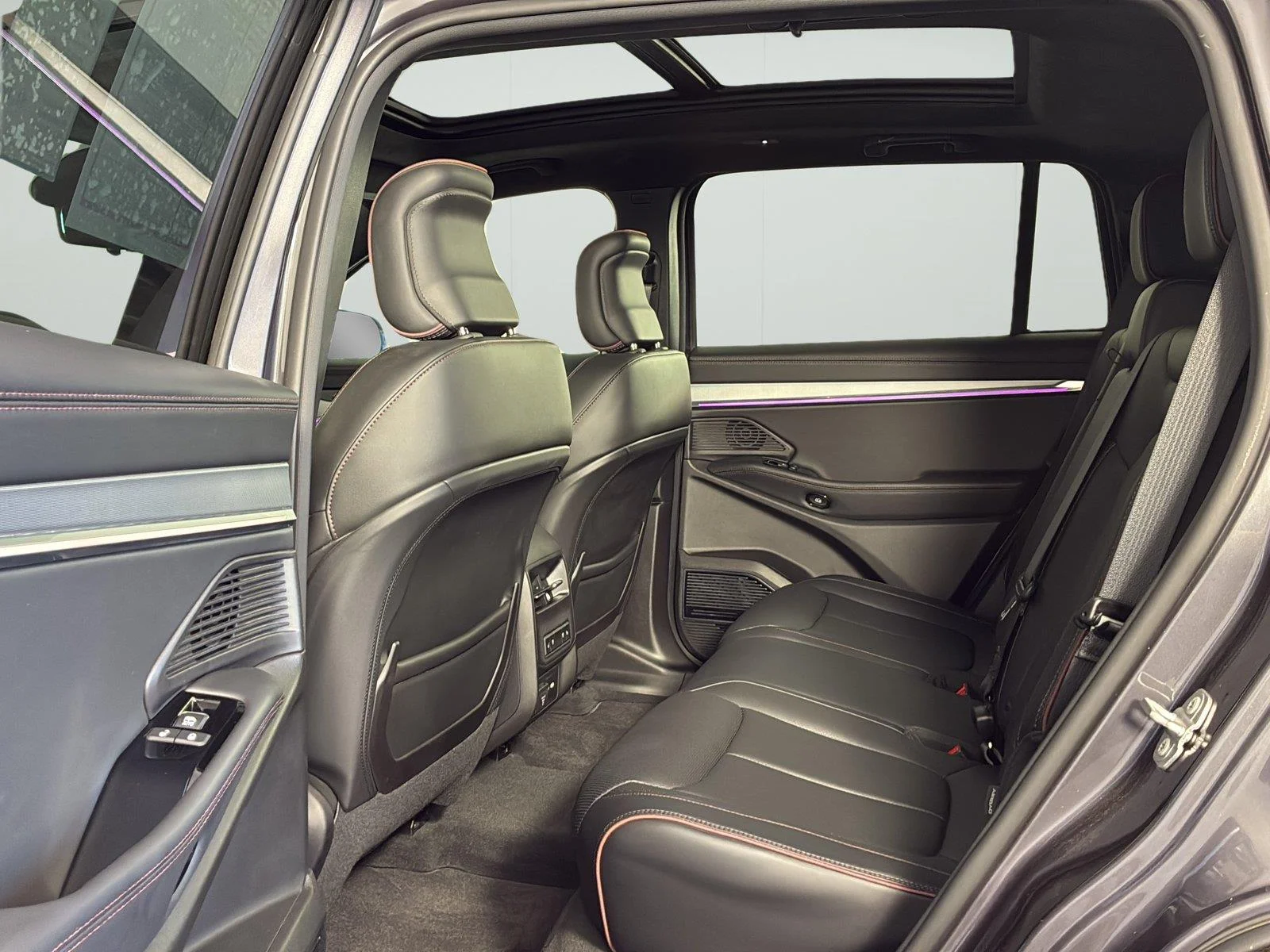 Used 2024 Baltic Gray Metallic Clearcoat Jeep Launch Edition image 19