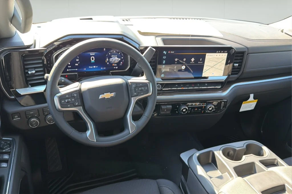New 2026 Summit White Chevrolet LT (2FL) image 21
