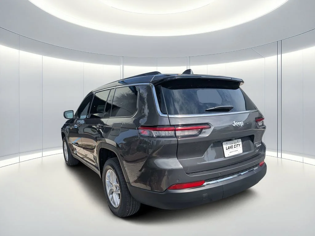 New 2026 Baltic Gray Metallic Clearcoat Jeep Laredo X image 6