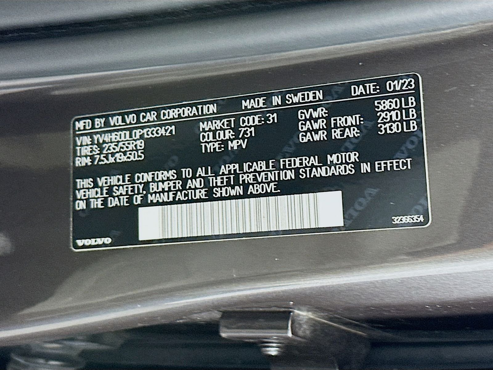 Used 2023 Gray Volvo T8 Plus Dark Theme image 32