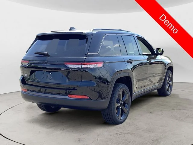New 2026 Diamond Black Jeep LIMITED 4X4 image 5