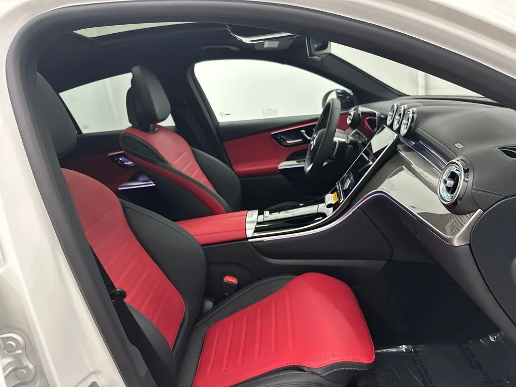 New 2027 White Mercedes-Benz GLC 300 image 27