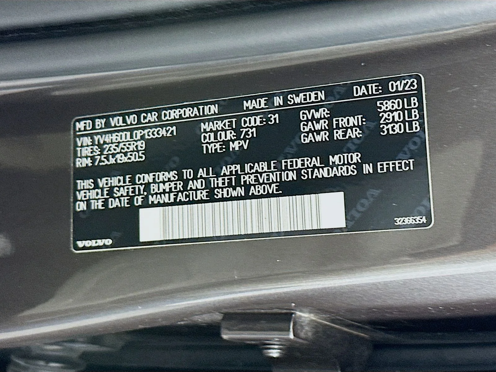 Used 2023 Gray Volvo T8 Plus Dark Theme image 32