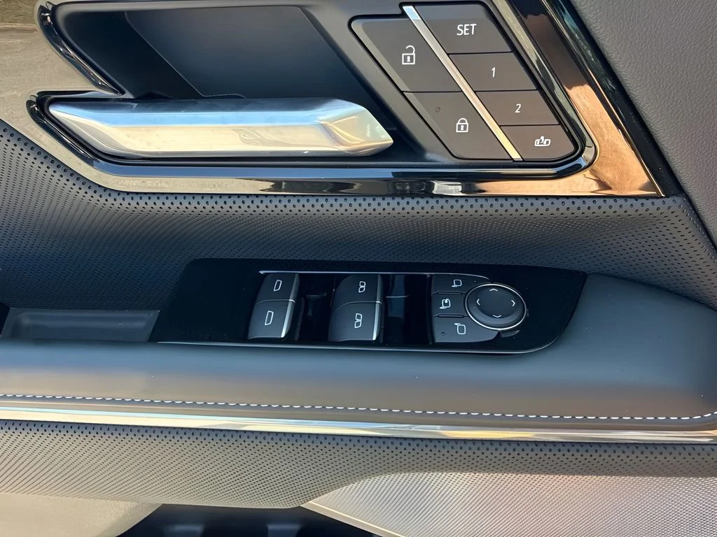 Used 2025 Blue GMC Denali image 16