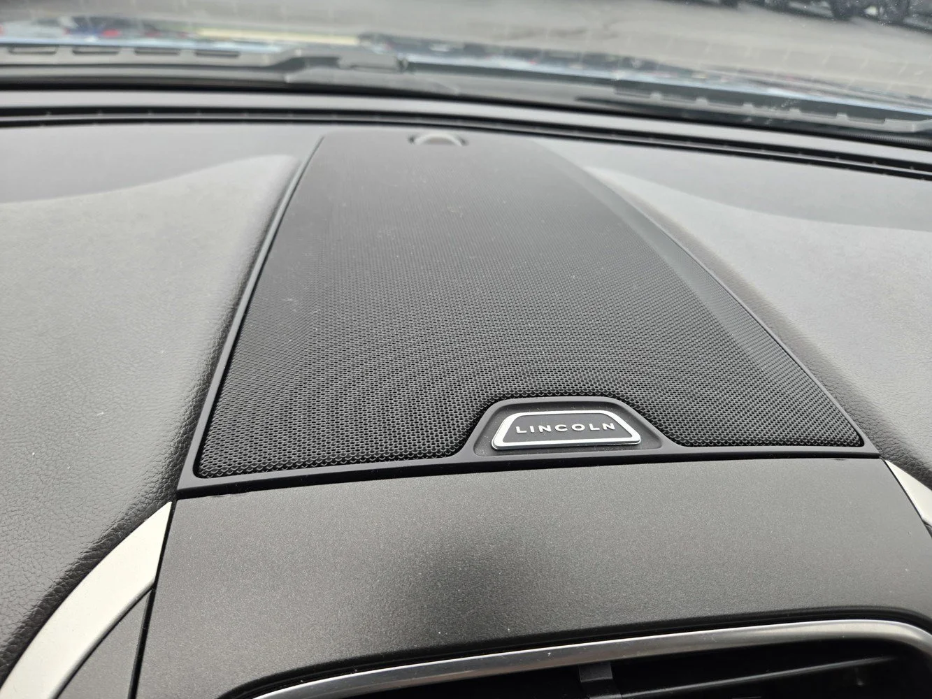 Used 2018 Blue Metallic LINCOLN Select image 8