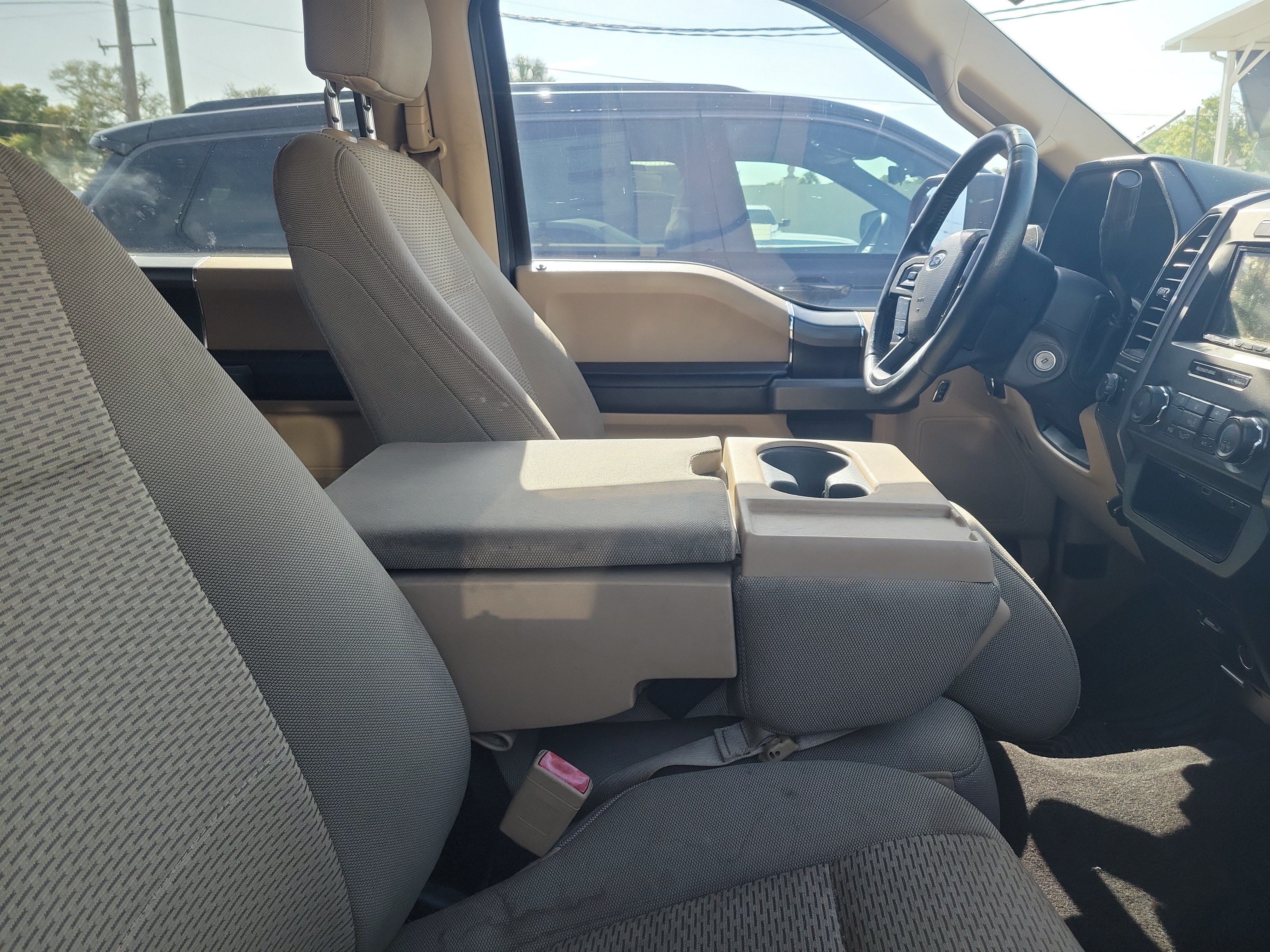 Used 2018 Magnetic Ford XLT image 9