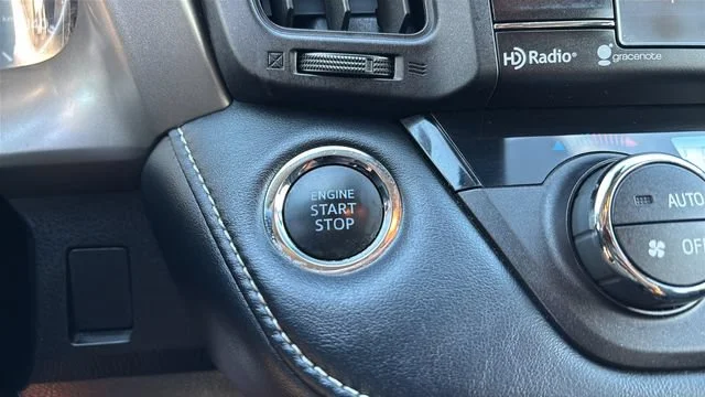 Used 2018 Gray Toyota XLE image 31