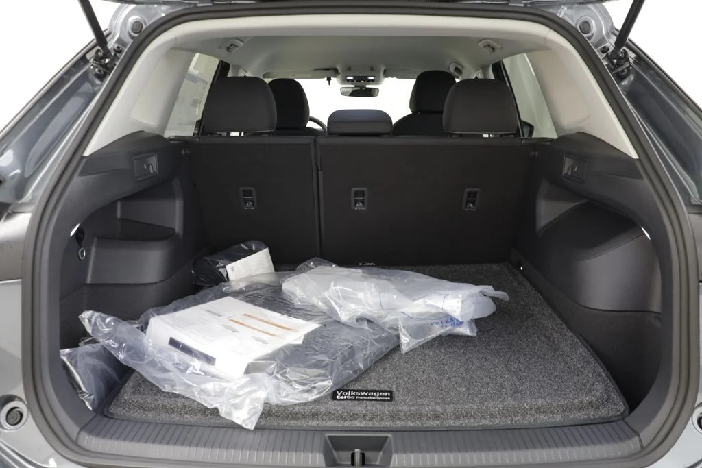 New 2026 Platinum Gray Volkswagen 2.0T S image 18