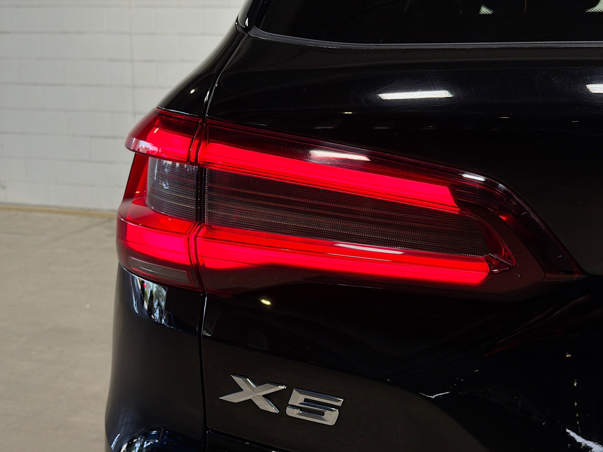 Used 2020 Jet Black BMW sDrive40i image 11