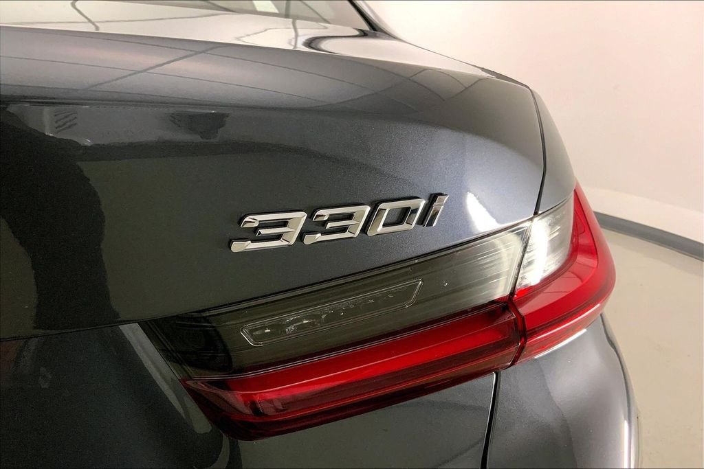 Used 2022 Mineral Grey Metallic BMW 330i xDrive image 30