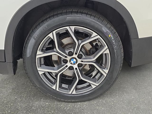 Used 2021 Mineral White Metallic BMW xDrive28i image 31