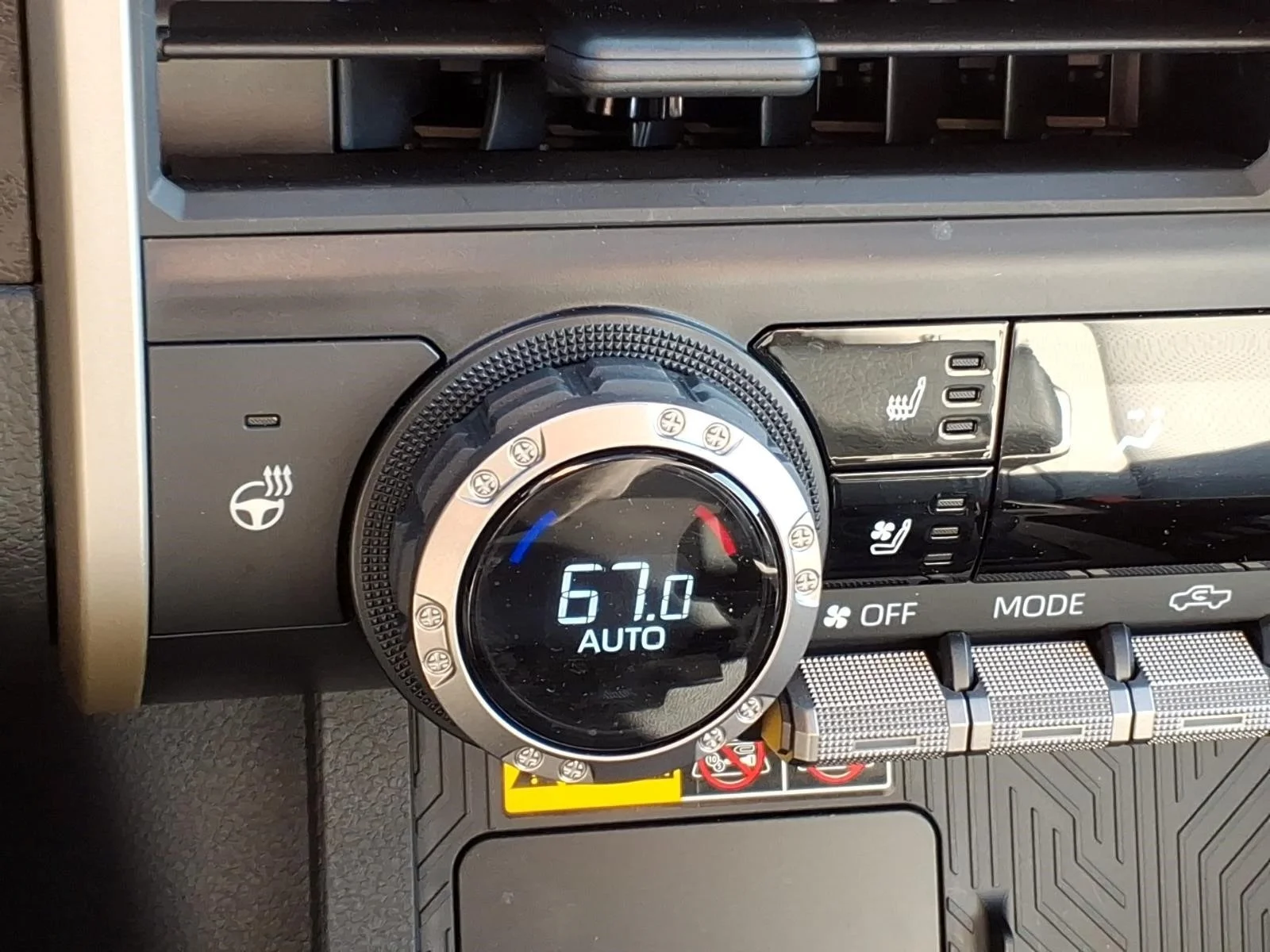 2025 Toyota Tacoma Limited - Photo 16