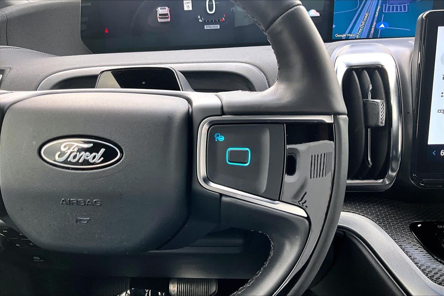 Used 2025 Space Silver Metallic Ford Platinum image 21