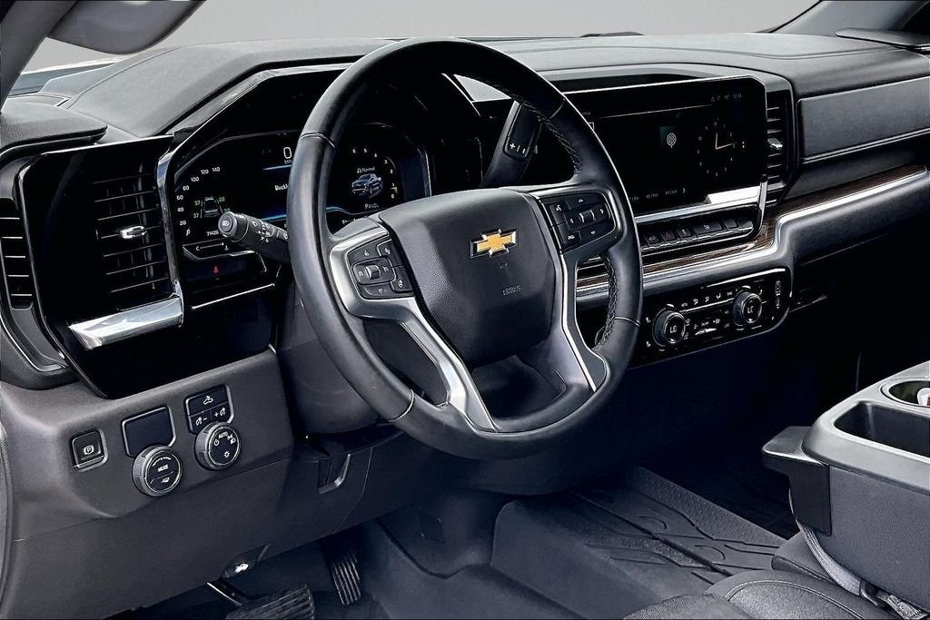 Used 2023 White Chevrolet LT image 11