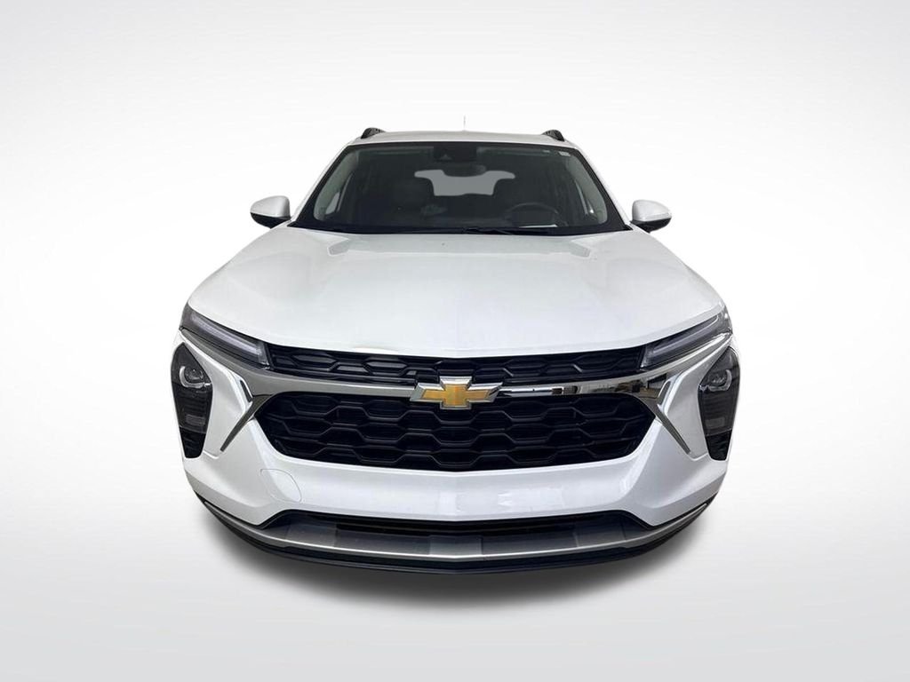 Used 2025 White Chevrolet LT image 13
