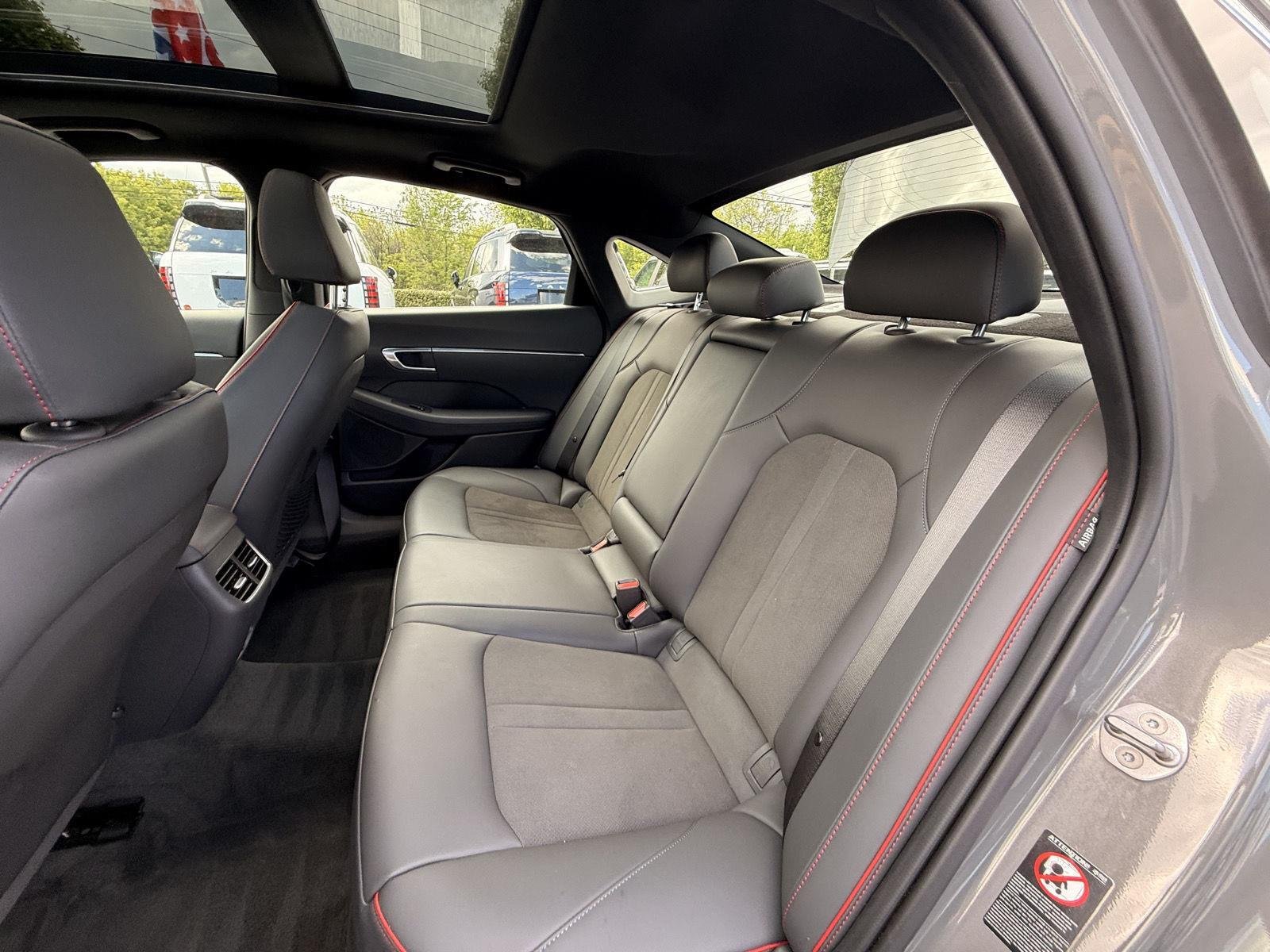 Used 2023 Hampton Gray Hyundai SEL Plus image 17