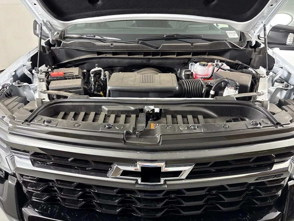 New 2026 Summit White Chevrolet ZR2 image 52