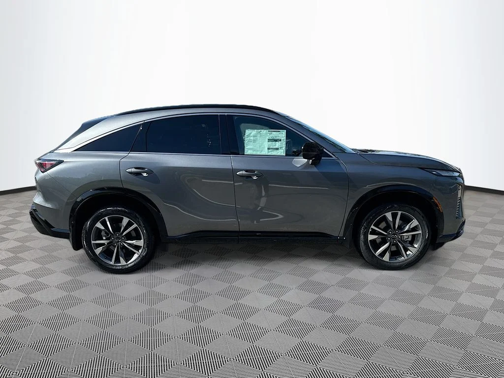 New 2027 GRAPHITE SHADOW INFINITI Luxe AWD image 4
