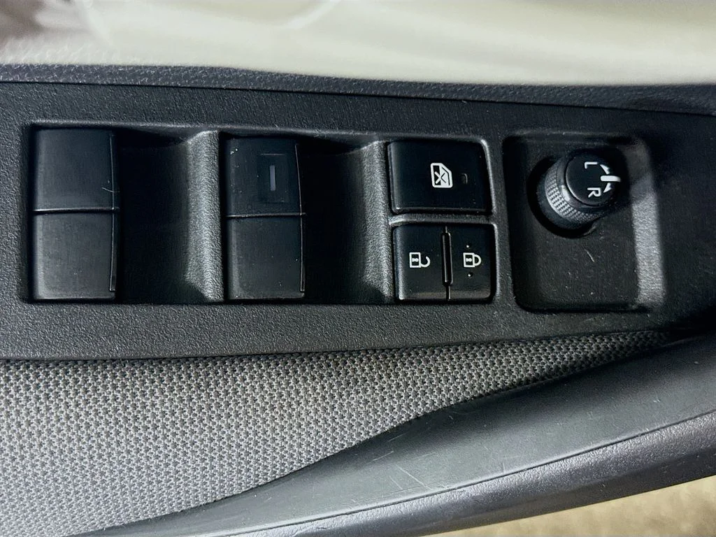 Used 2022 Blueprint Toyota LE image 18