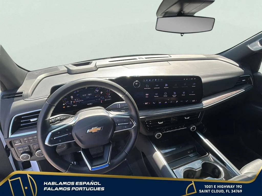 Used 2025 Summit White Chevrolet LT image 16