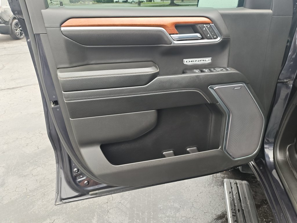 Used 2022 Silver GMC Denali image 12