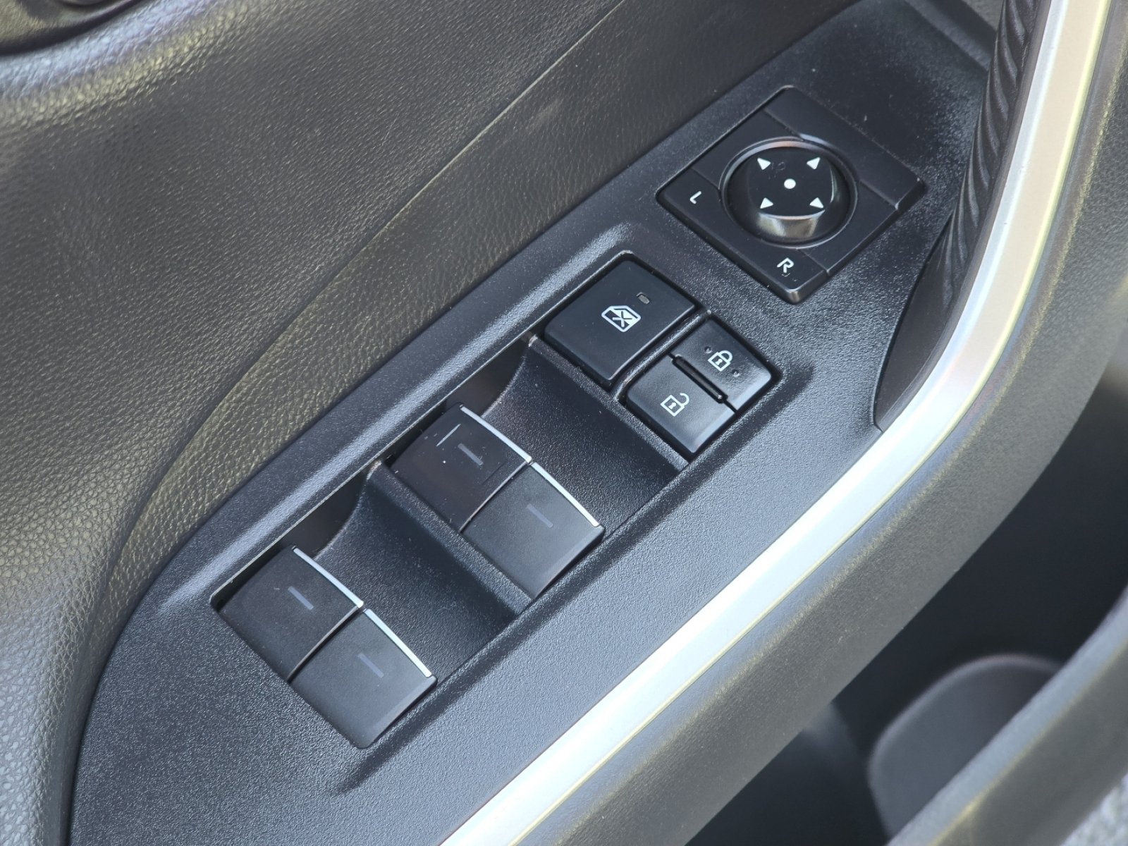Used 2022 Midnight Black Metallic Toyota XSE image 26