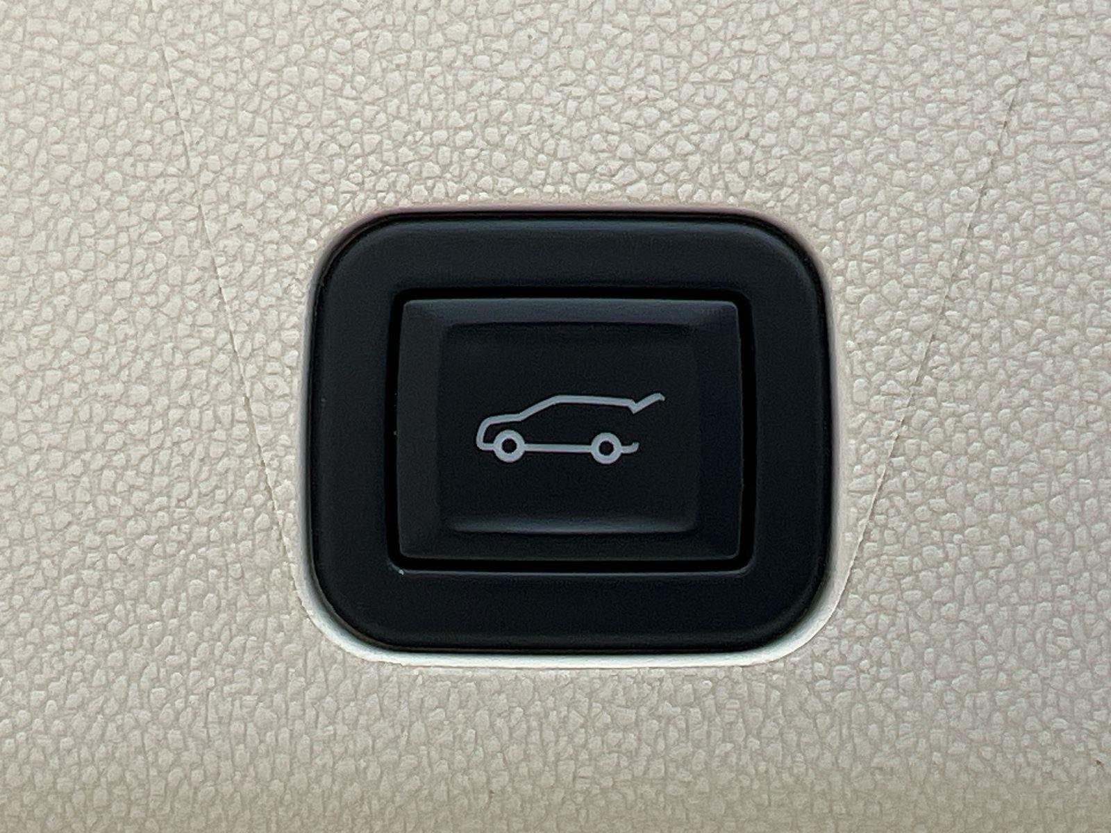 Used 2024 Crystal White Tricoat Cadillac 4WD Sport Platinum image 19