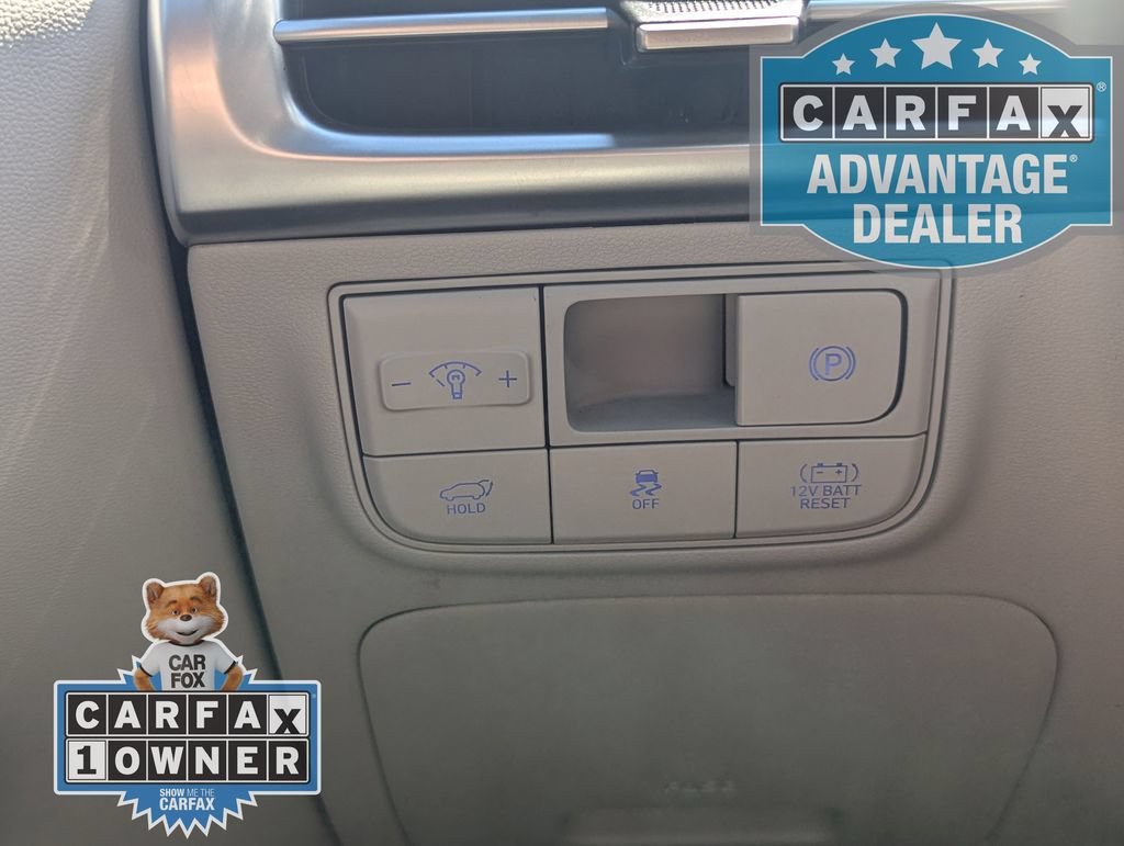 Used 2025  Hyundai Limited image 14