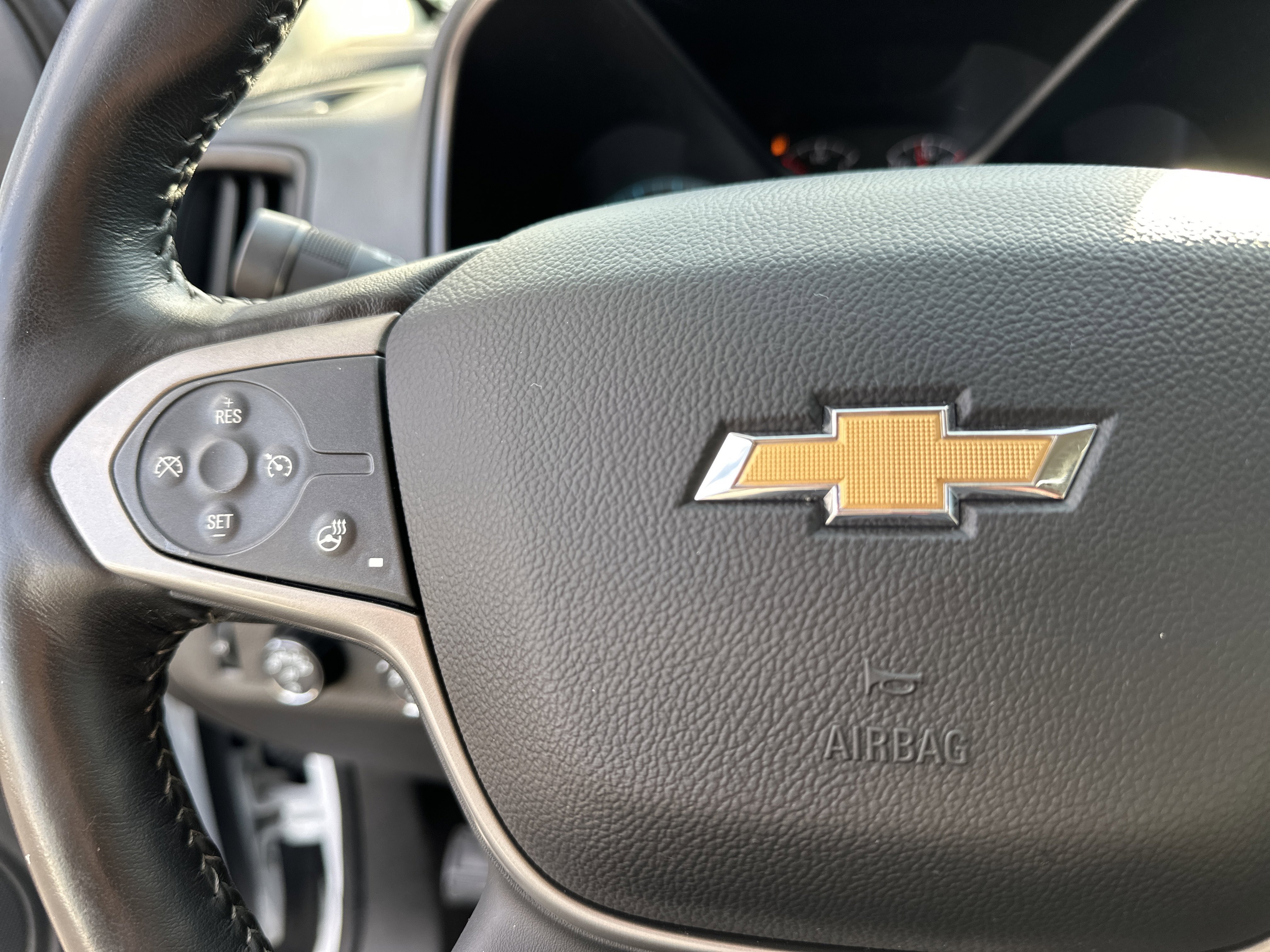 Used 2022 Summit White Chevrolet Z71 image 26