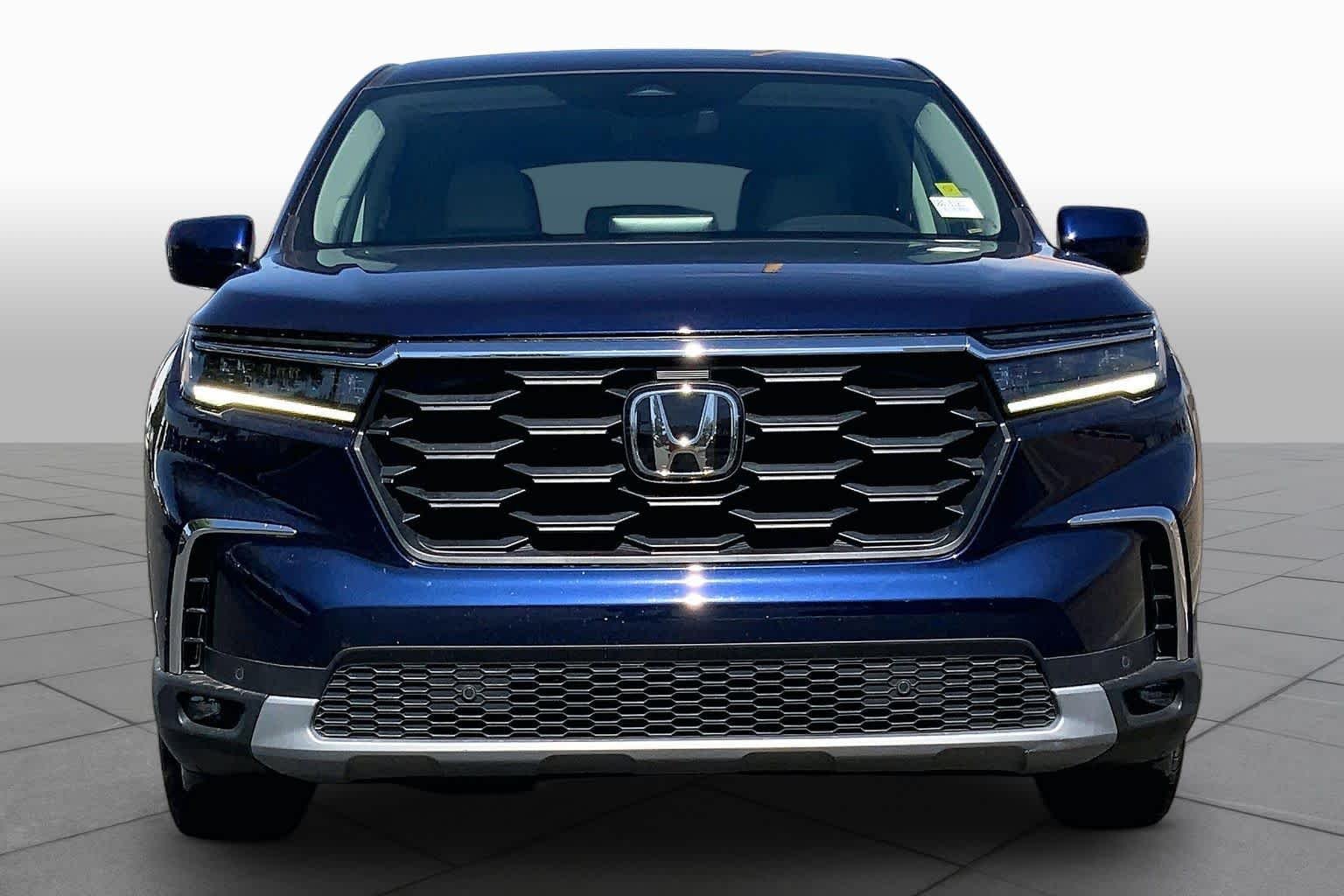 Used 2025 Obsidian Blue Pearl Honda EX-L image 4