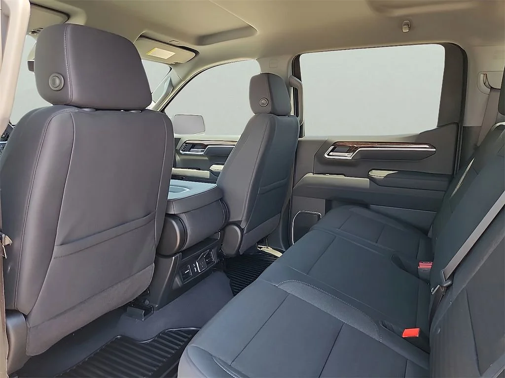 2026 GMC Sierra 1500 SLE - Photo 8