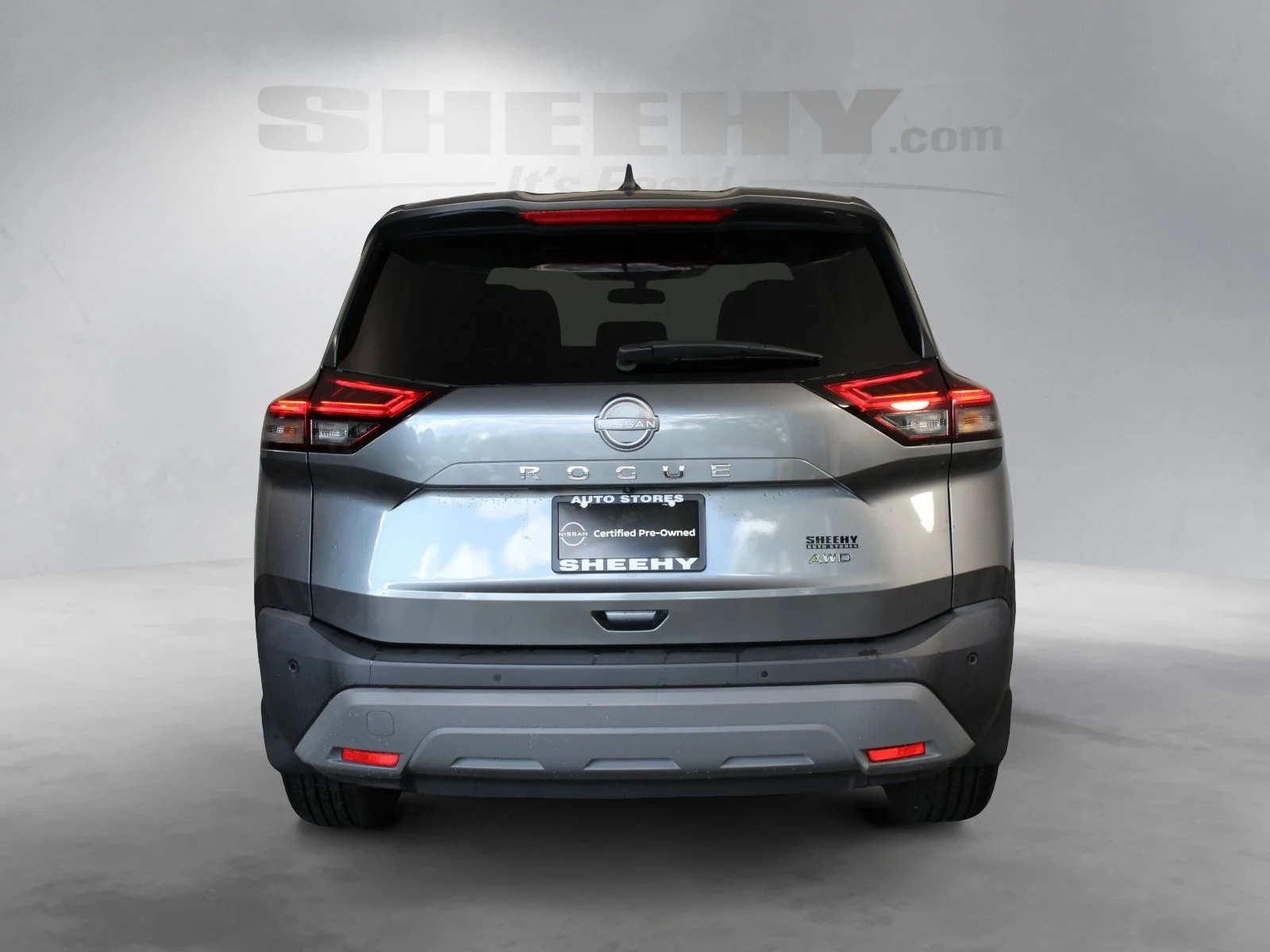 Used 2023 Gray Nissan S image 9