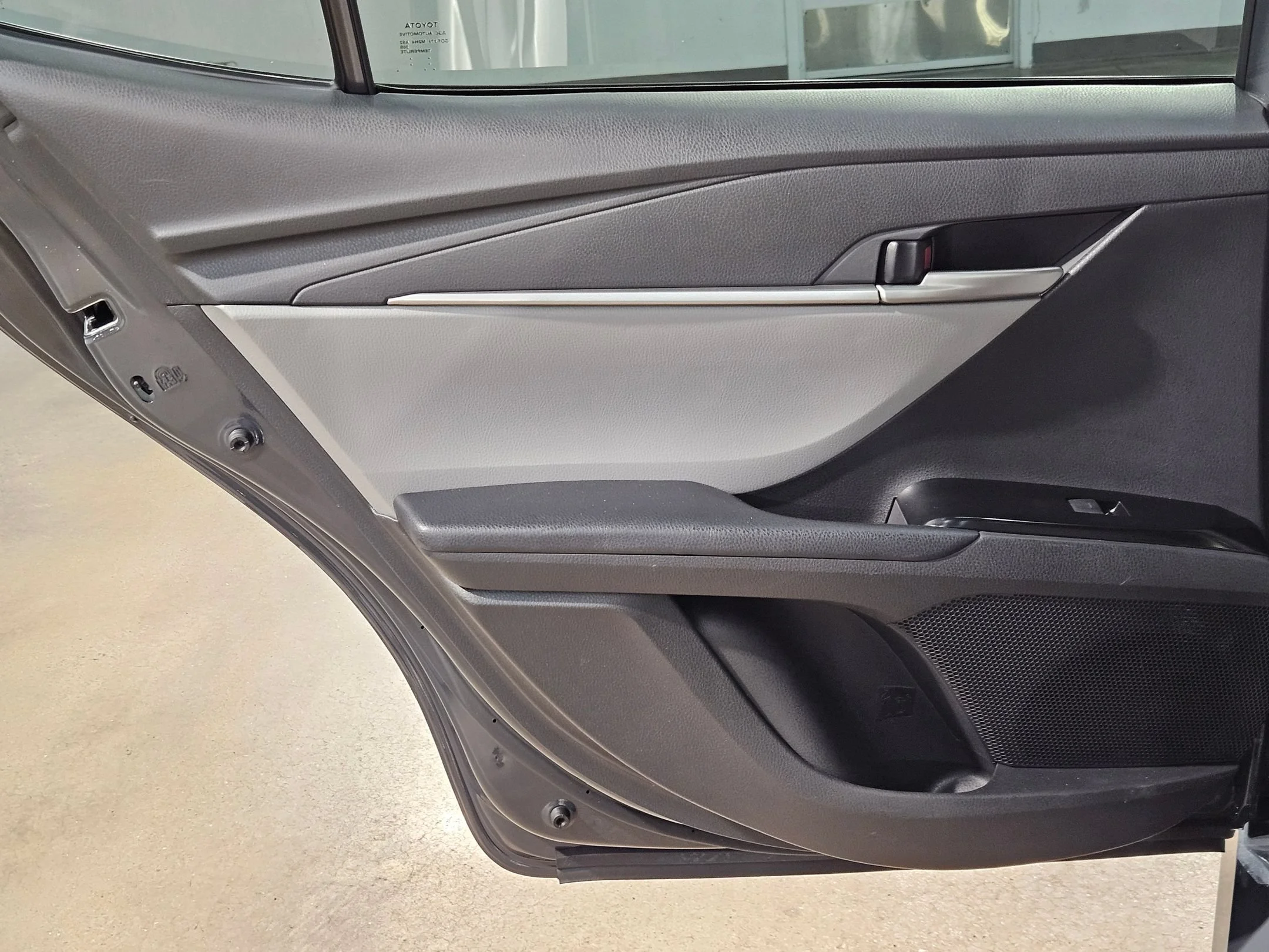 Used 2025 Underground Toyota LE image 34