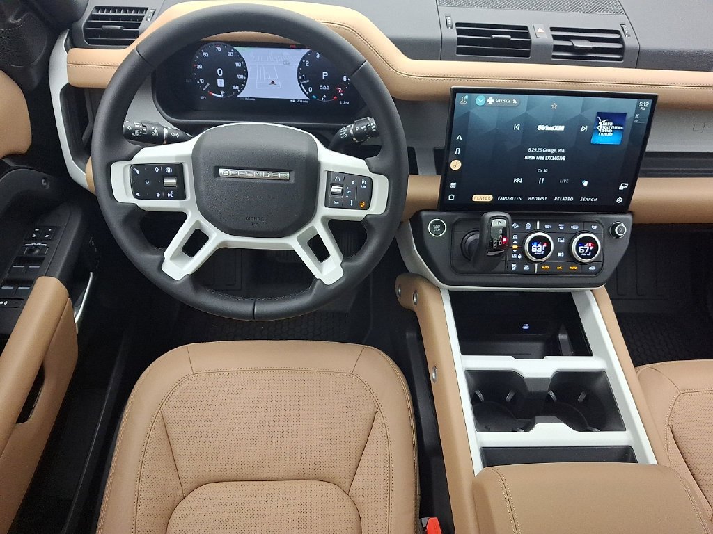 New 2026 Santorini Black Land Rover S image 8