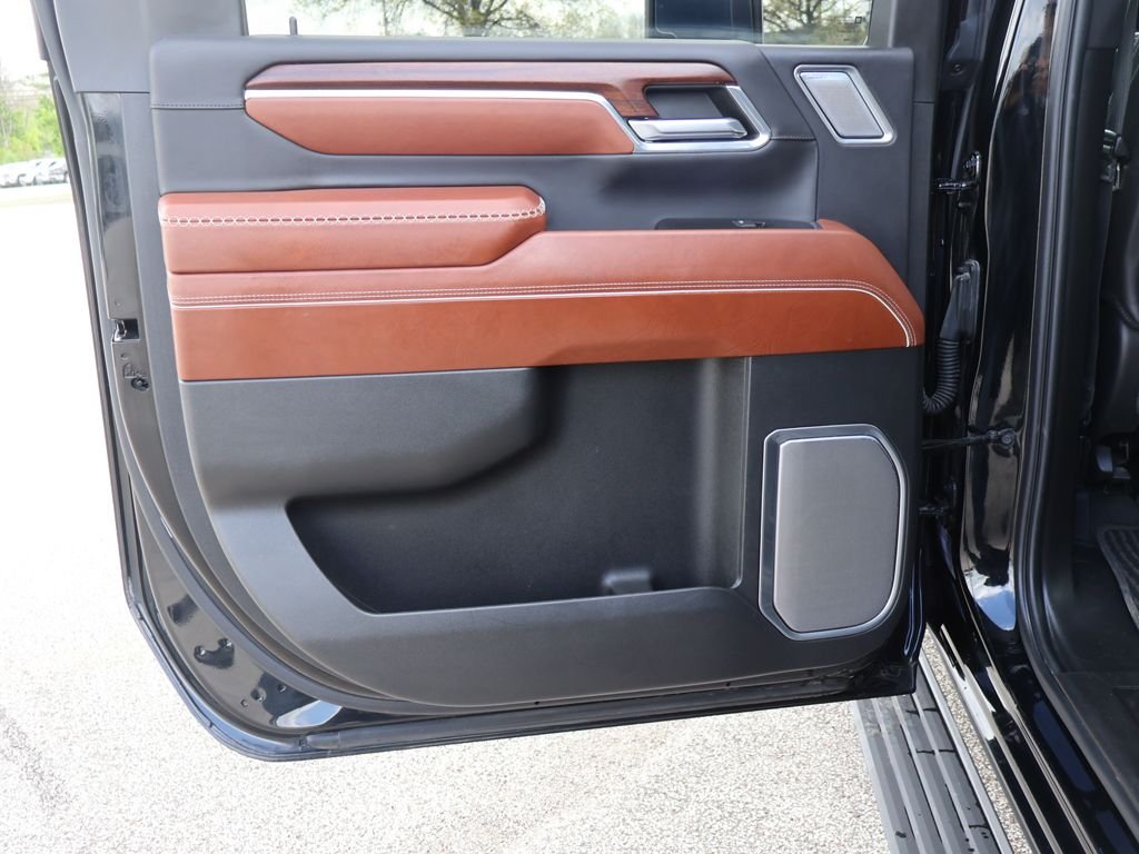 Used 2024 Black GMC Denali Ultimate image 27