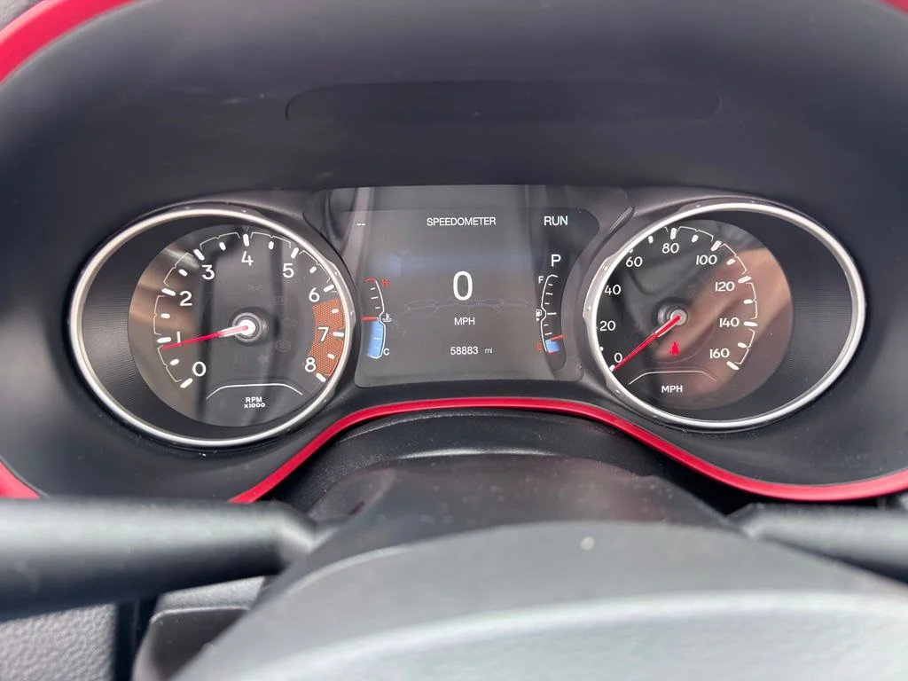 Used 2021 Silver Jeep Trailhawk image 36