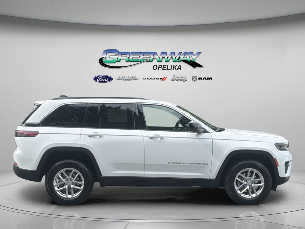 New 2026 White/off-white Jeep Laredo X image 8