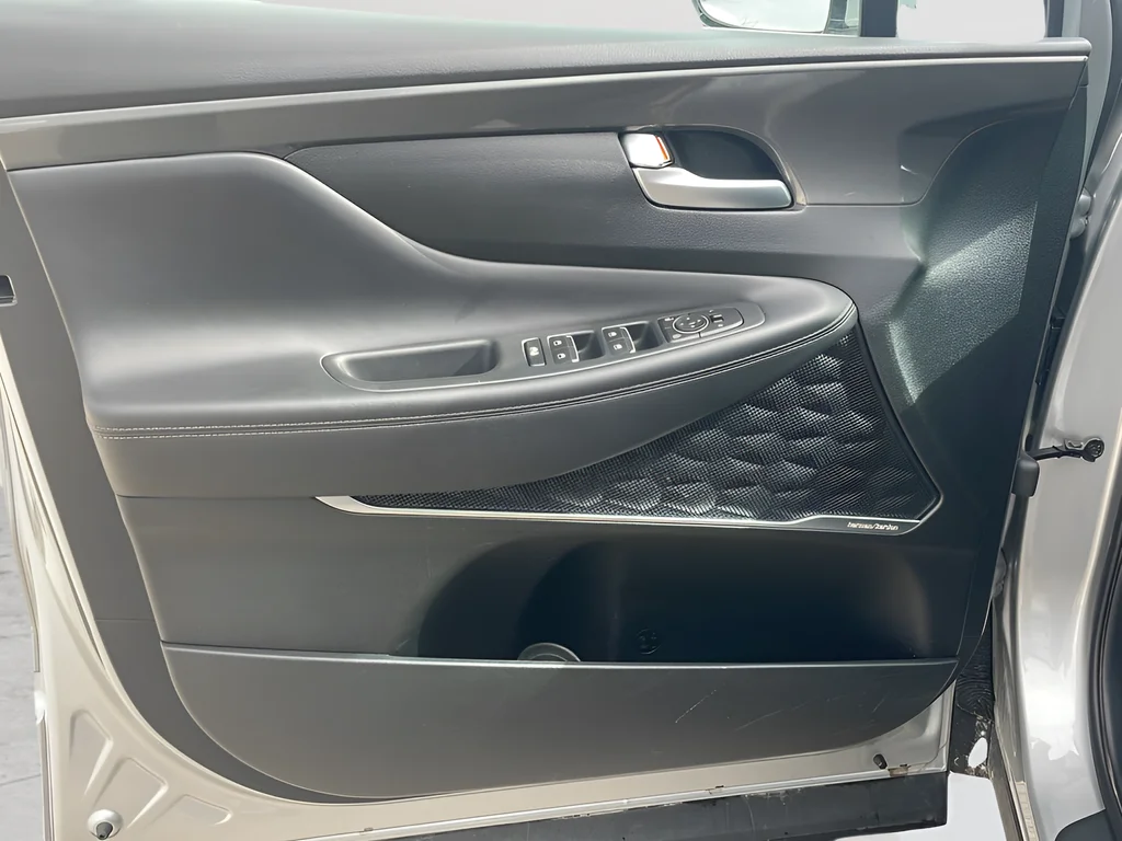 Used 2023 Silver Hyundai SEL image 13