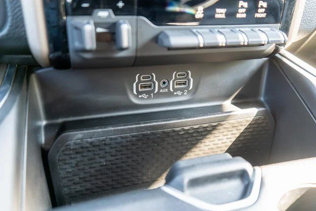 Used 2021 Silver Ram Laramie image 34