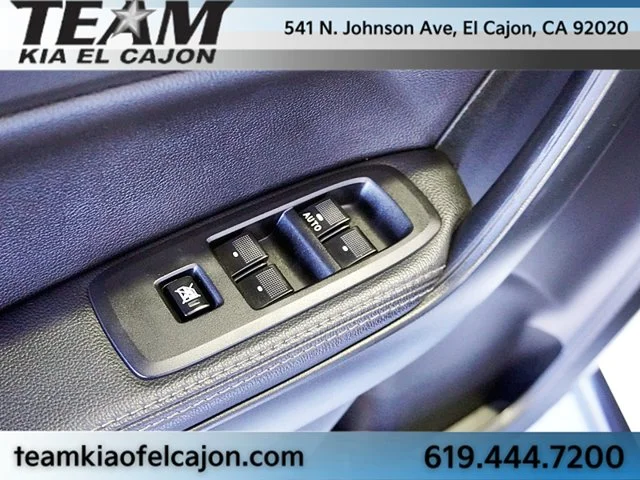 Used 2021 White Ford Lariat image 30