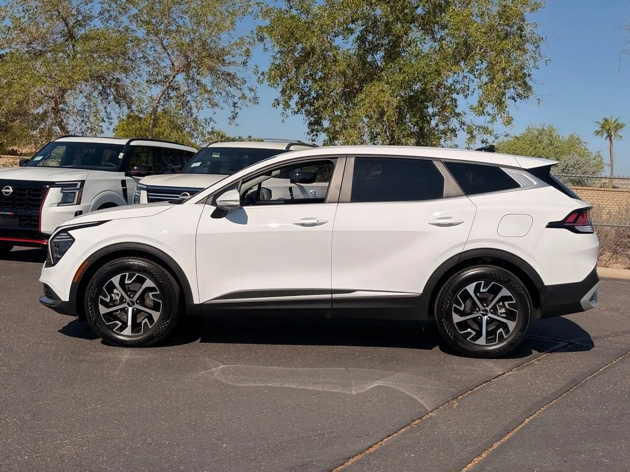Used 2025 Glacial White Pearl Kia EX image 2