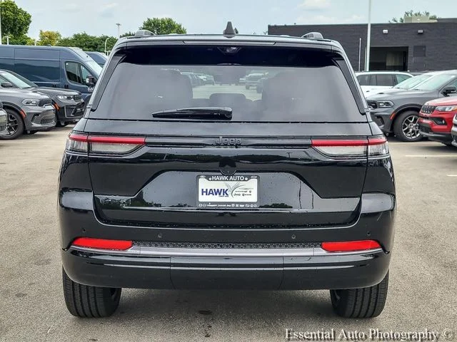 New 2027 High-Gloss Black Paint Jeep Limited Reserve image 5