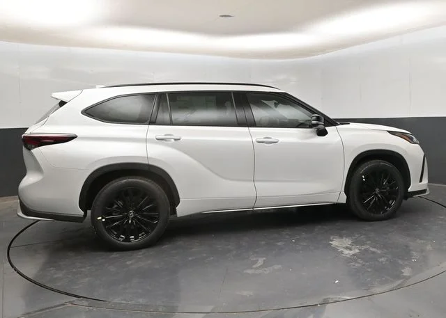 New 2026 Wind Chill Pearl <sup>1</sup> Toyota  XSE image 8