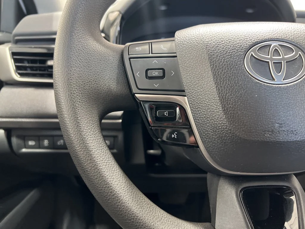 Used 2025 White Toyota LE image 35