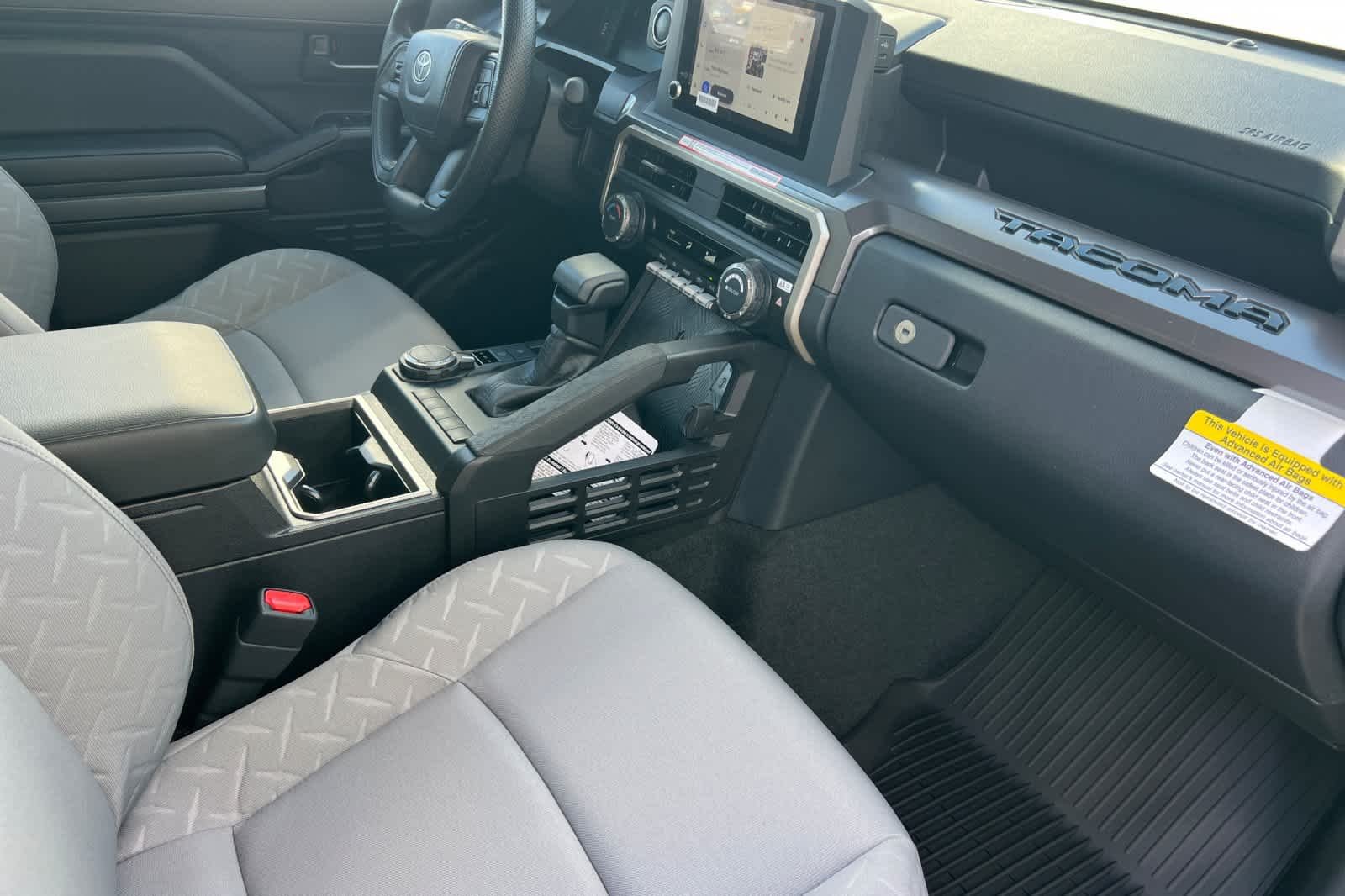 2026 Toyota Tacoma SR5 - Photo 15